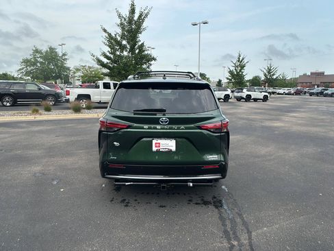 Used 2021 Toyota Sienna Limited AWD/4WD image 19