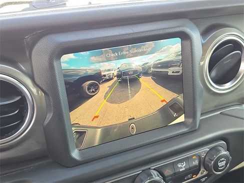 Used 2023 Jeep Gladiator Overland image 23