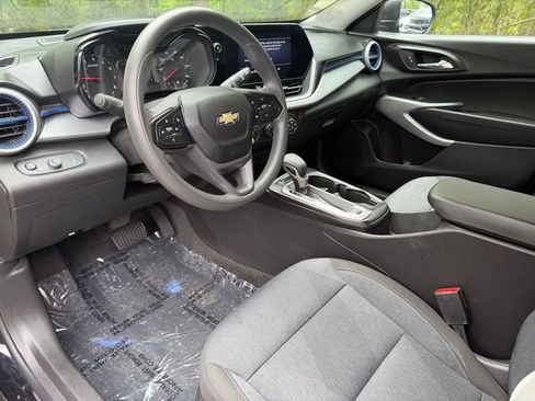 Used 2024 Chevrolet Trax LS FWD image 19