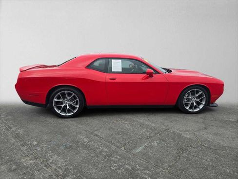 Used 2022 Dodge Challenger GT RWD image 2