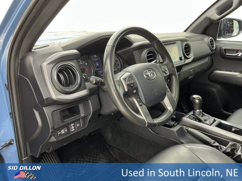 Used 2019 Toyota Tacoma TRD Sport image 13