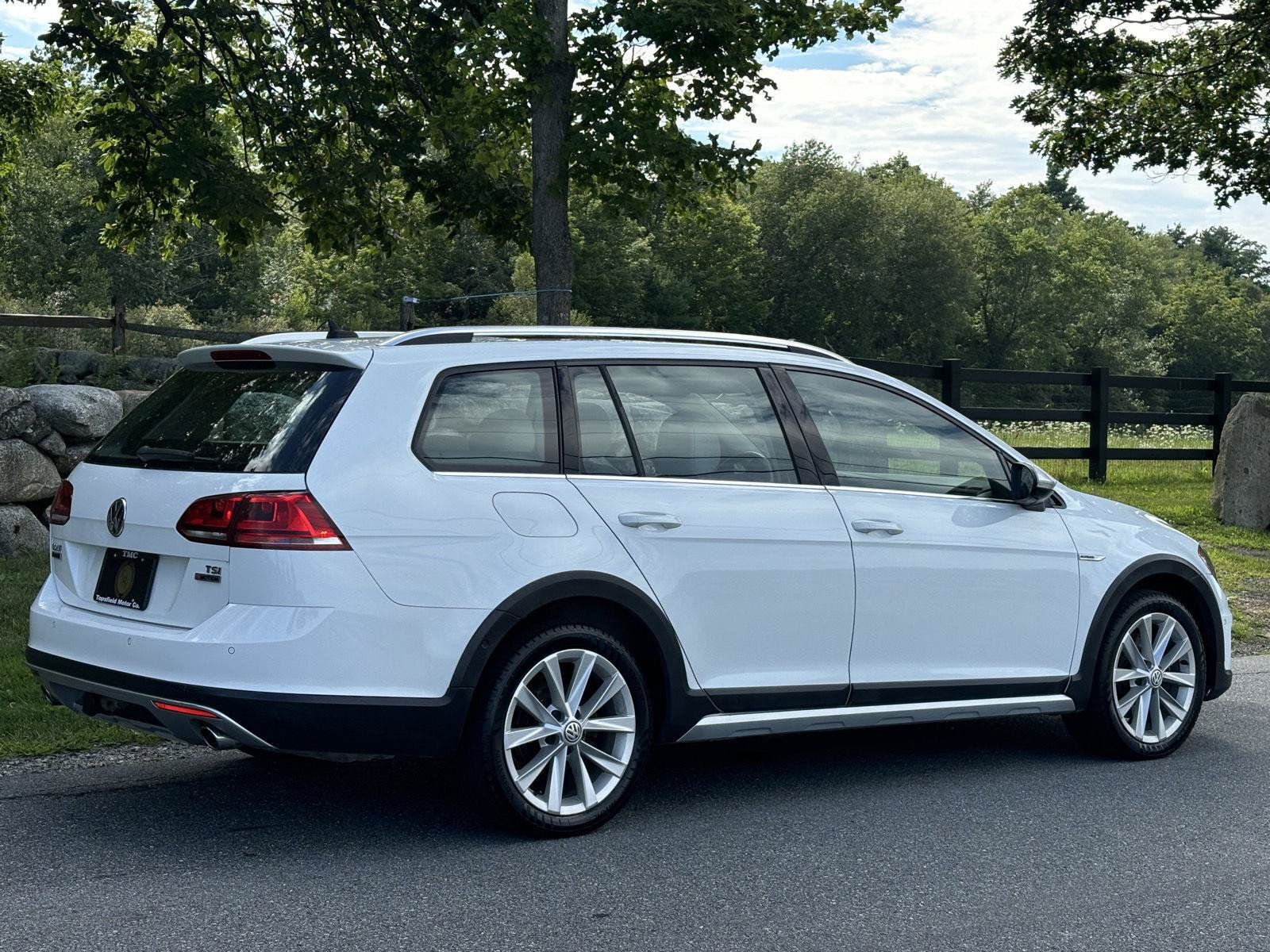 Used 2017 Volkswagen Golf Alltrack AWD/4WD image 18
