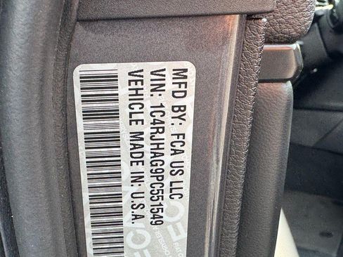 Used 2023 Jeep Grand Cherokee Altitude AWD/4WD image 23