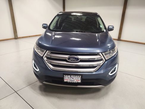 Used 2018 Ford Edge Titanium w/ Technology Package AWD/4WD image 3