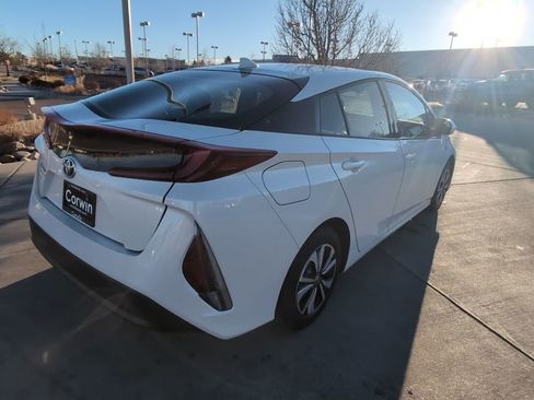 Used 2017 Toyota Prius Prime Premium image 8