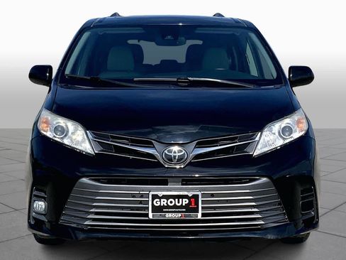 Used 2020 Toyota Sienna XLE image 4