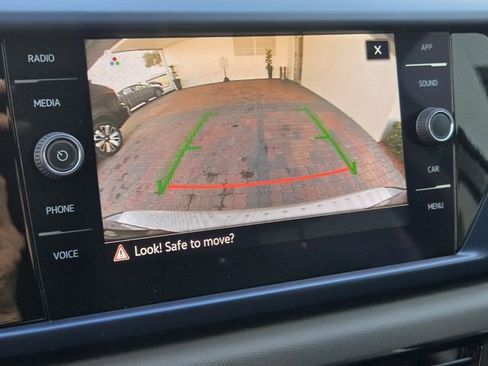 Used 2022 Volkswagen Taos SE image 19