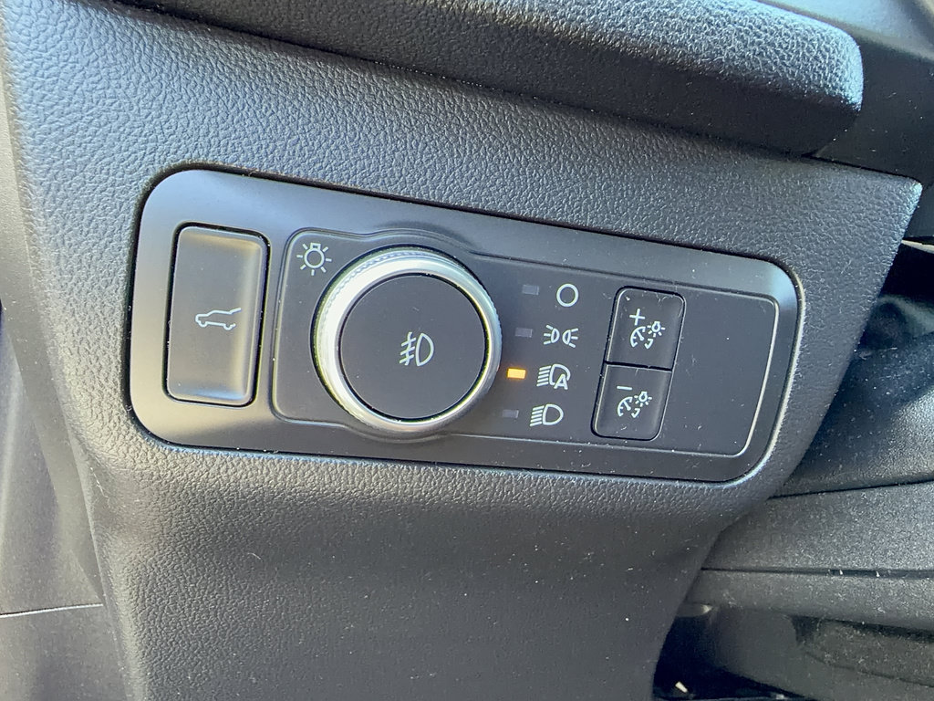 Used 2021 Ford Escape SEL w/ Technology Package FWD image 27