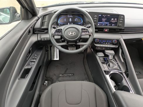 New 2026 Hyundai Elantra SEL Sport FWD image 16