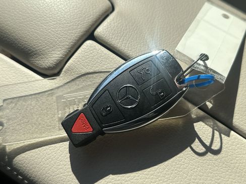 Used 2015 Mercedes-Benz E 350 Sedan image 34