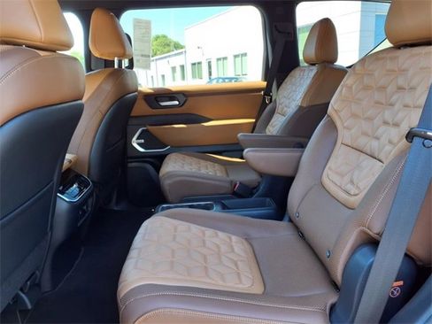 New 2025 Nissan Armada Platinum Reserve image 28