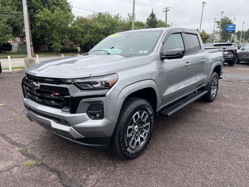 Used 2023 Chevrolet Colorado Z71 w/ Z71 Convenience Package 2 AWD/4WD image 3