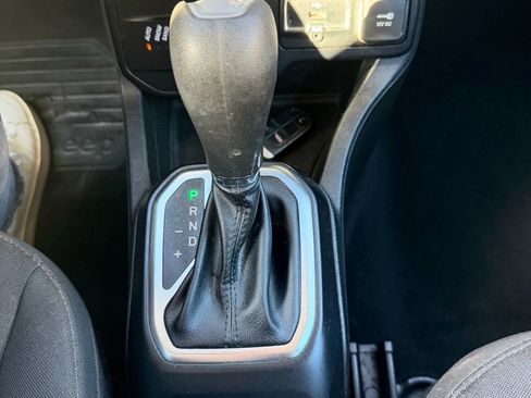 Used 2018 Jeep Renegade Altitude image 24