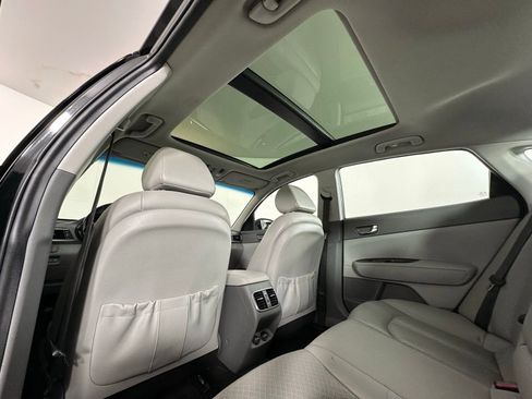 Used 2018 Kia Optima EX w/ Premium Package image 18