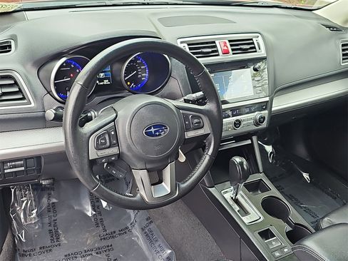 Used 2017 Subaru Outback 2.5i Premium image 15