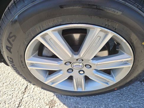 Used 2016 Volvo XC60 T6 w/ Protection Package image 9