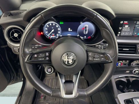Used 2024 Alfa Romeo Stelvio Ti image 18