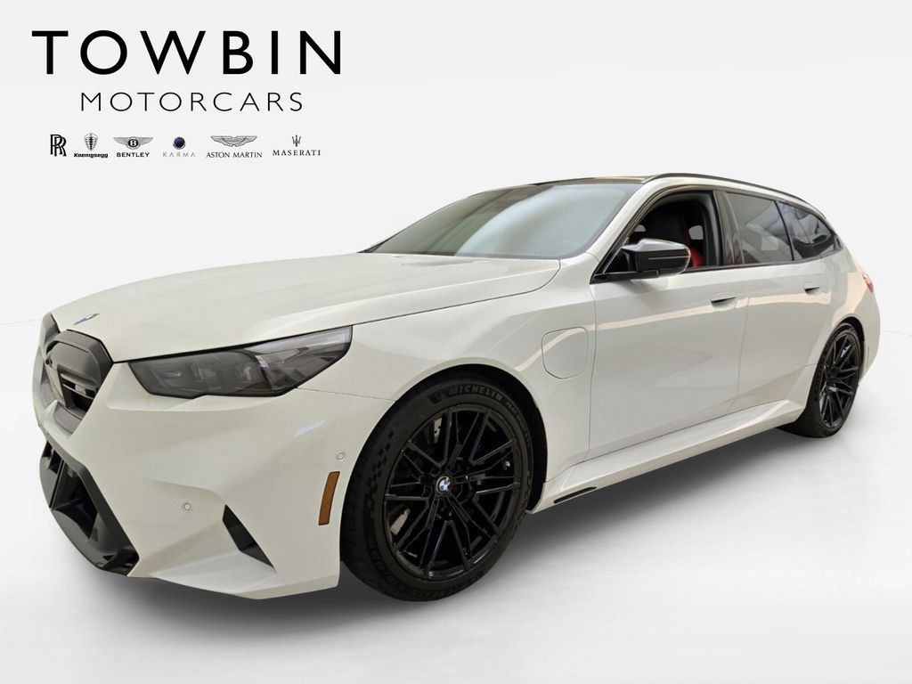 Used 2026 BMW M5 Touring AWD/4WD image 1