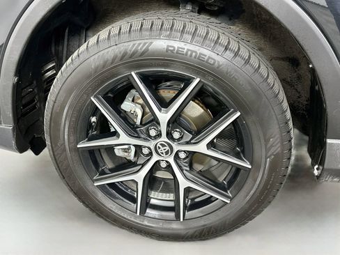 Certified 2018 Toyota RAV4 SE w/ Advanced Technology Package AWD/4WD image 31