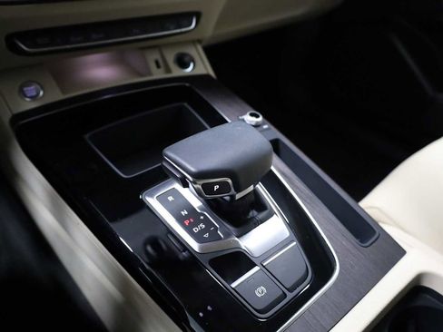 Used 2024 Audi Q5 2.0T Premium image 26