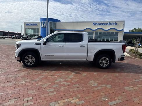 Used 2024 GMC Sierra 1500 SLT RWD image 3