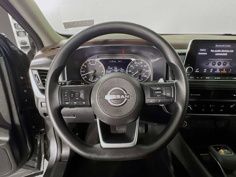 Used 2023 Nissan Rogue S image 11