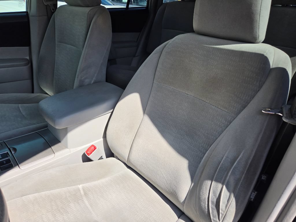 Used 2013 Toyota Highlander Plus FWD image 18