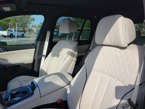 New 2026 BMW X5 sDrive40i w/ Climate Comfort Package RWD image 17