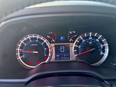 Used 2019 Toyota 4Runner SR5 AWD/4WD image 17
