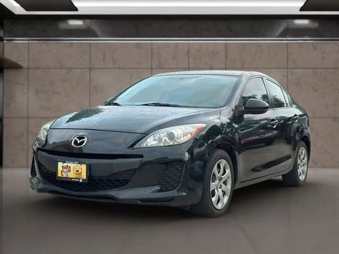 Used 2013 MAZDA MAZDA3 i SV FWD image 2