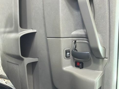 Used 2017 Chevrolet Express 3500 Extended RWD image 11
