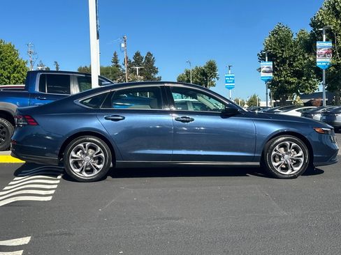 Used 2023 Honda Accord EX image 8