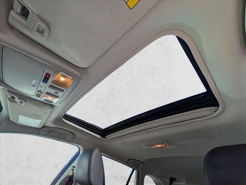 Used 2018 Subaru Outback 3.6R Limited image 16