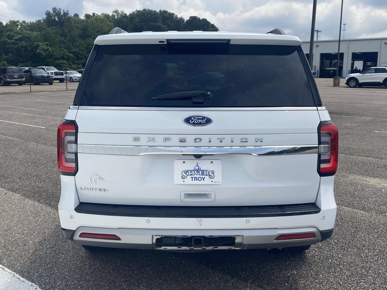 Used 2022 Ford Expedition Limited AWD/4WD image 6