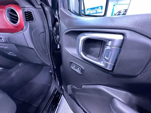 Used 2023 Jeep Gladiator Rubicon w/ LED Lighting Group AWD/4WD image 37