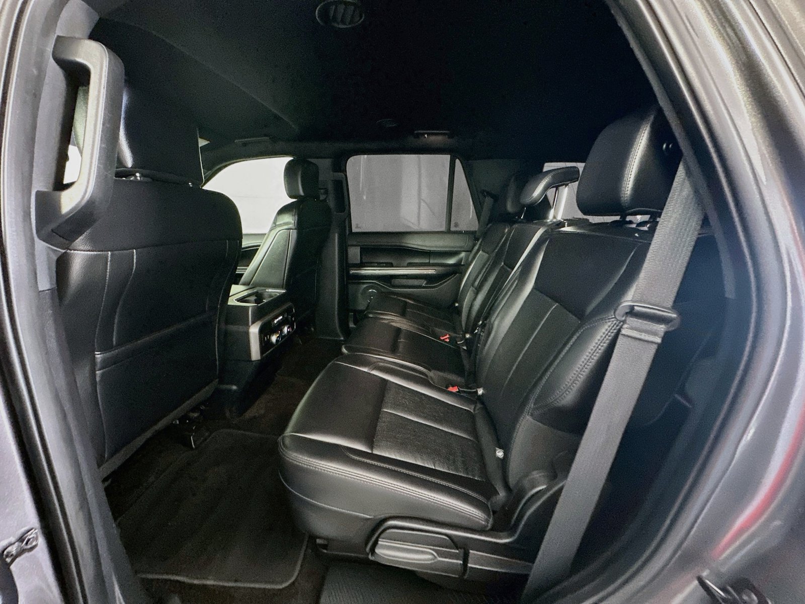 Used 2020 Ford Expedition XLT w/ Equipment Group 202A RWD image 24
