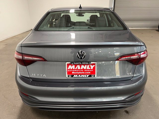 Used 2024 Volkswagen Jetta SE FWD image 4