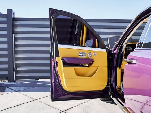 Used 2025 Rolls-Royce Cullinan image 30