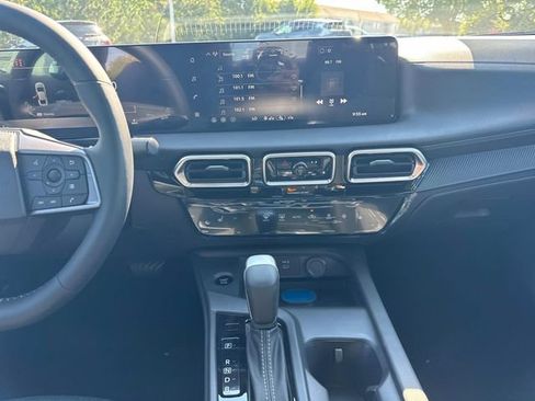 New 2027 Nissan Sentra SV w/ SV Convenience Package FWD image 18