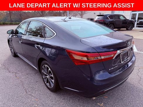 Used 2017 Toyota Avalon image 5