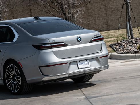 Certified 2024 BMW i7 eDrive50 image 6