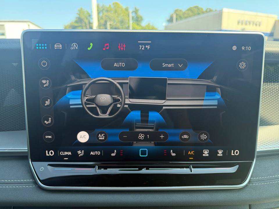 New 2026 Volkswagen Tiguan SE R-Line AWD/4WD image 18
