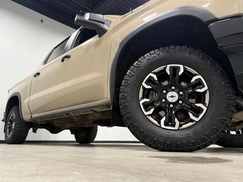 Used 2022 Chevrolet Silverado 1500 ZR2 image 3