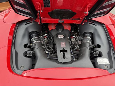 Used 2018 Ferrari 488 Spider RWD image 8