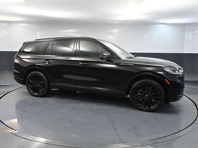 Used 2025 Lincoln Aviator Reserve w/ Jet Appearance Package AWD/4WD image 3