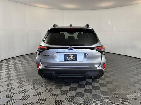 Used 2025 Subaru Forester Limited w/ Popular Package #2 image 9