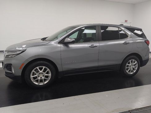 Used 2023 Chevrolet Equinox LT FWD image 2