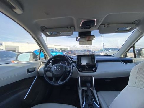 Used 2022 Toyota Corolla Cross L image 5