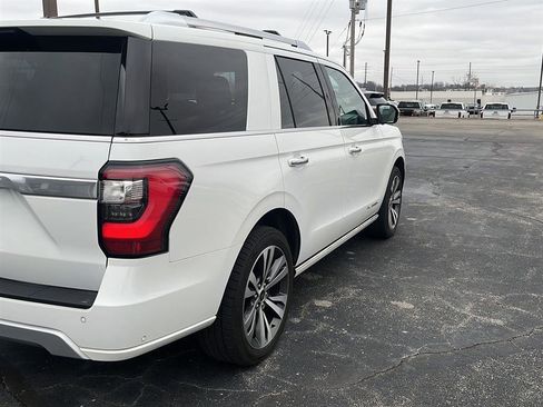 Used 2021 Ford Expedition Platinum image 4