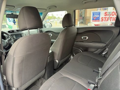 Used 2019 Kia Soul FWD image 16